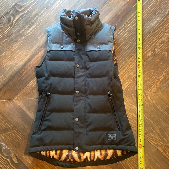 Volcom Heart Down vest - Picture 1 of 5